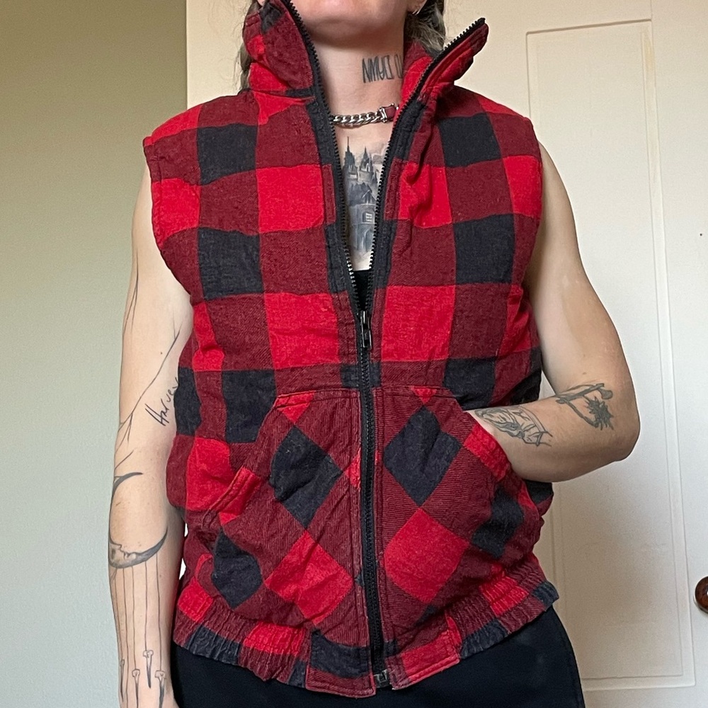 vest!